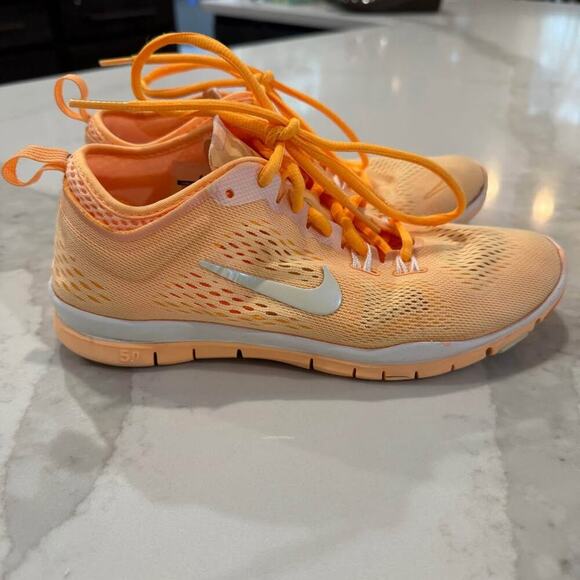 Nike Free Trainer 5.0 Running Shoes Women's Size 6 Melon Orange Workout Training - Picture 1 of 8